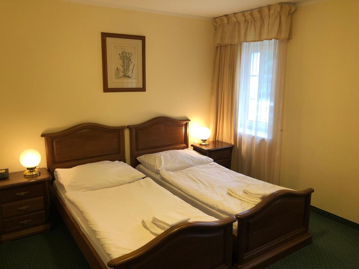 Hotel U Zamecku Cihelny 카를로비바리 외부 사진