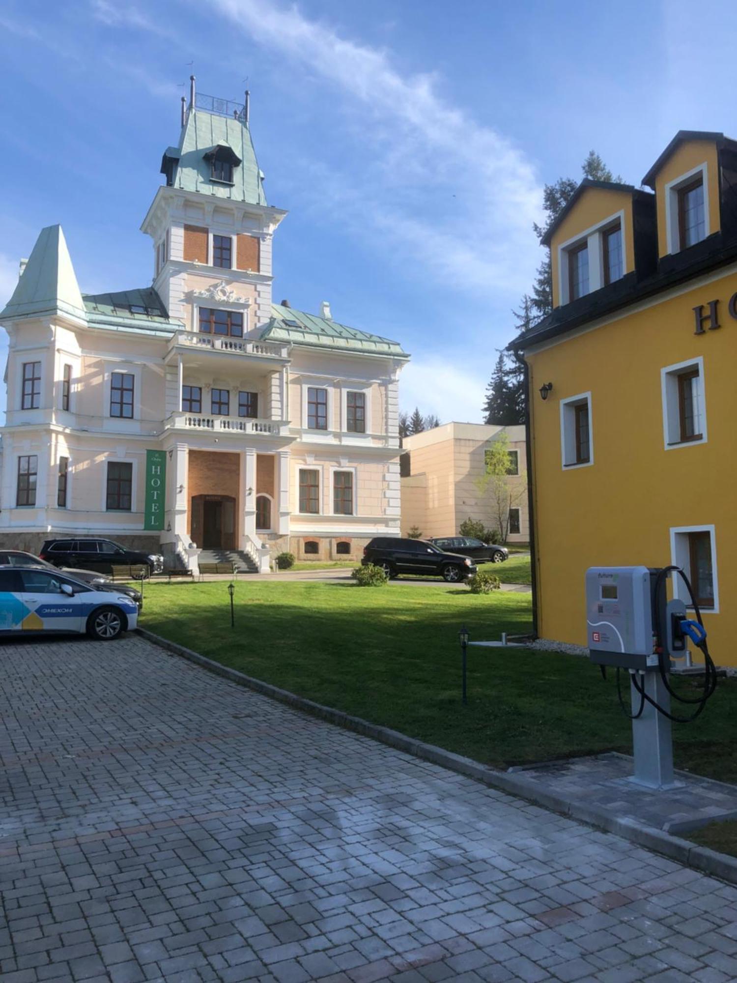 Hotel U Zamecku Cihelny 카를로비바리 외부 사진