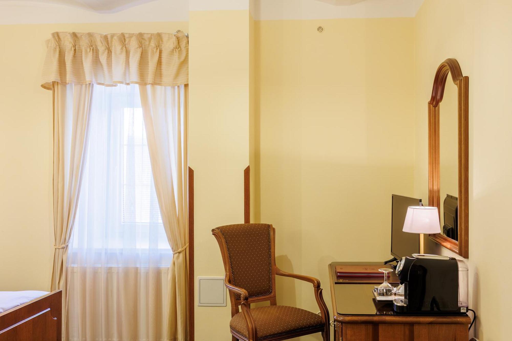 Hotel U Zamecku Cihelny 카를로비바리 외부 사진
