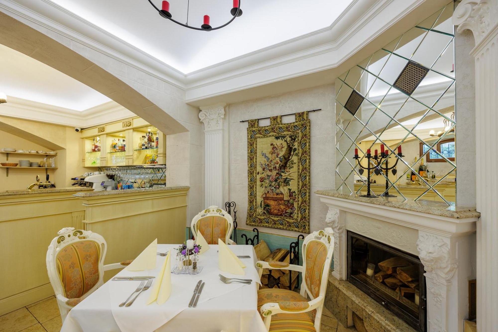 Hotel U Zamecku Cihelny 카를로비바리 외부 사진