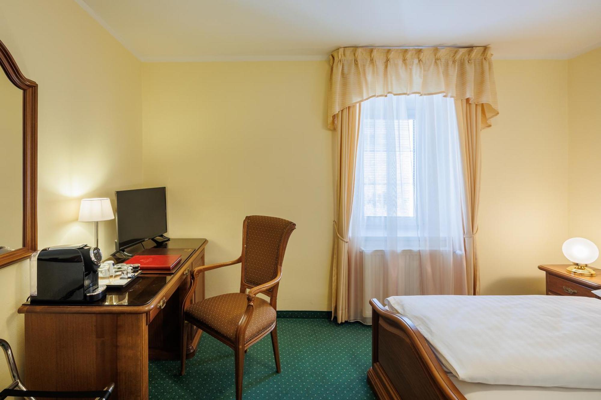Hotel U Zamecku Cihelny 카를로비바리 외부 사진