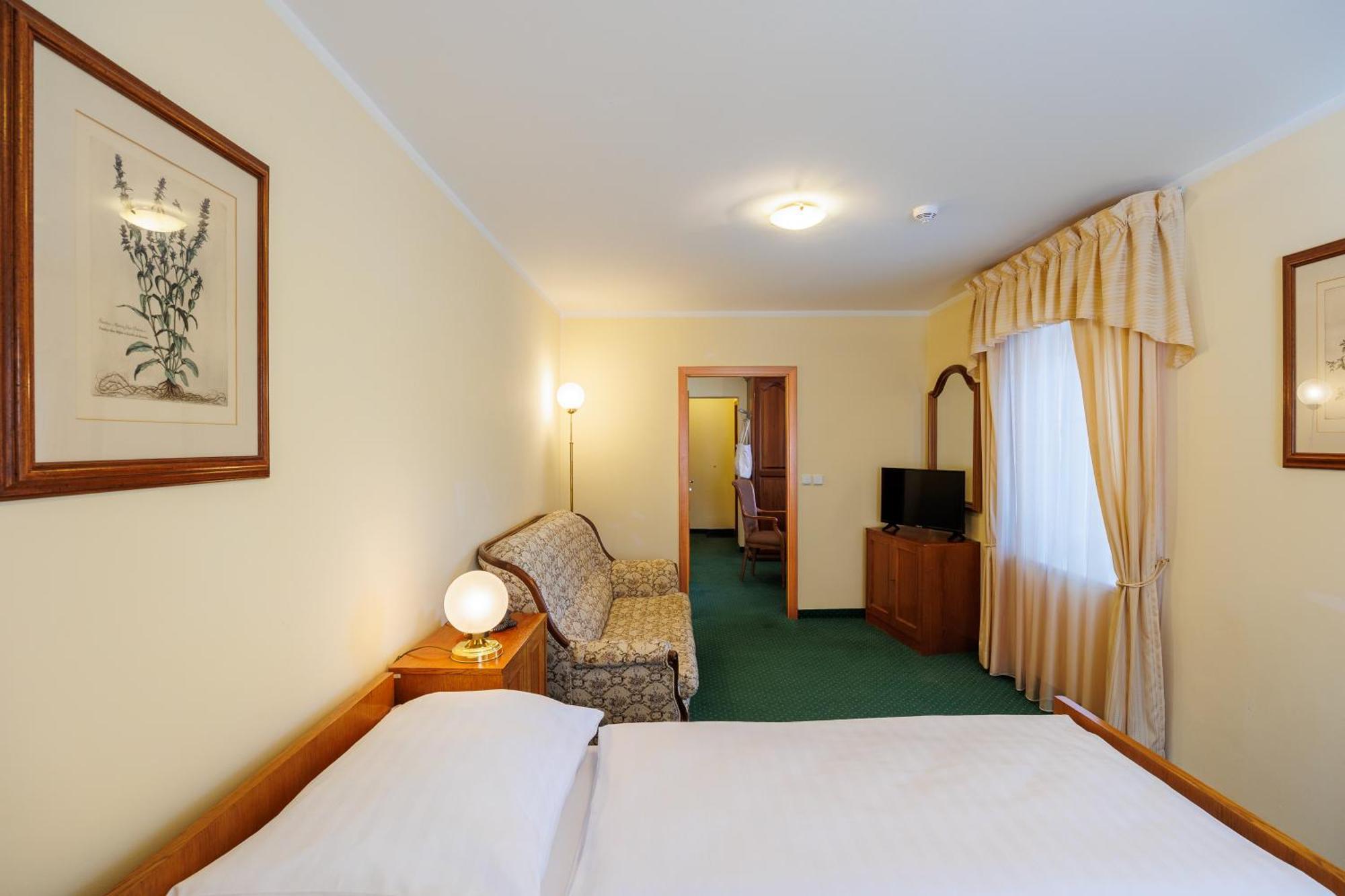 Hotel U Zamecku Cihelny 카를로비바리 외부 사진