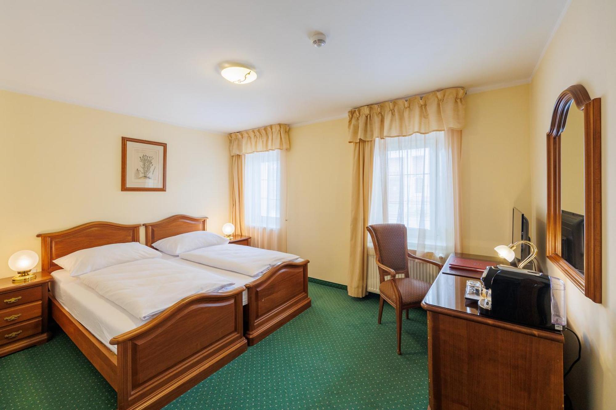 Hotel U Zamecku Cihelny 카를로비바리 외부 사진